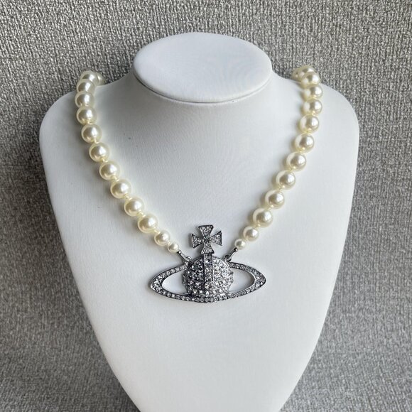 Vivienne Westwood Pearl Necklace Large Brand New - Picture 3 of 5